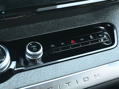 New 2026 Ford Expedition Tremor image 27