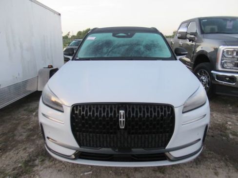 Certified 2025 Lincoln Corsair FWD w/ Equipment Group 101A image 2