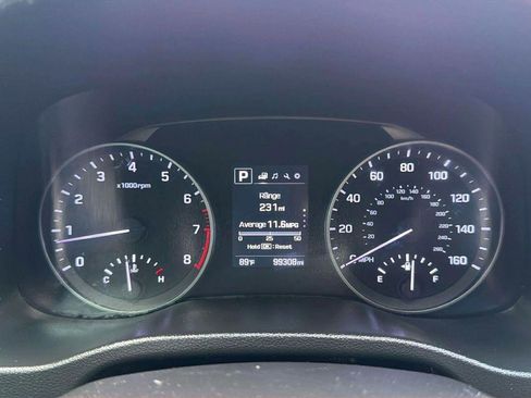 Used 2018 Hyundai Elantra Value Edition FWD image 23