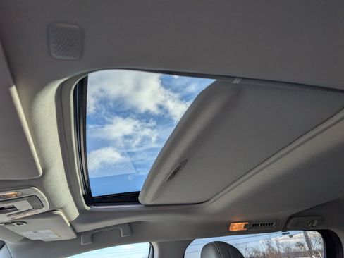 Used 2023 Toyota Sienna XLE image 12