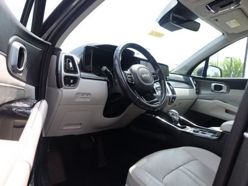 Used 2023 Kia Sorento SX AWD/4WD image 17
