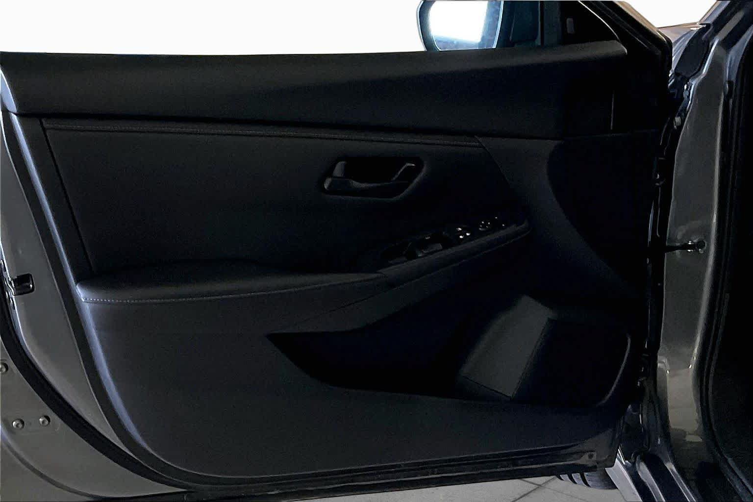 Used 2024 Nissan Sentra S FWD image 19