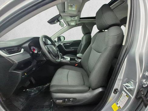 Used 2022 Toyota RAV4 XLE w/ Convenience Package FWD image 17