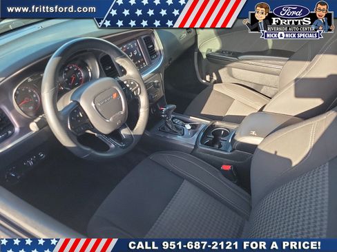 Used 2018 Dodge Charger SXT Plus w/ Blacktop Package RWD image 4