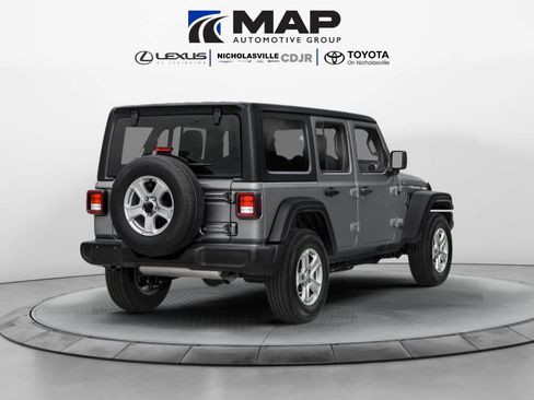 Used 2018 Jeep Wrangler Unlimited Sport S AWD/4WD image 2