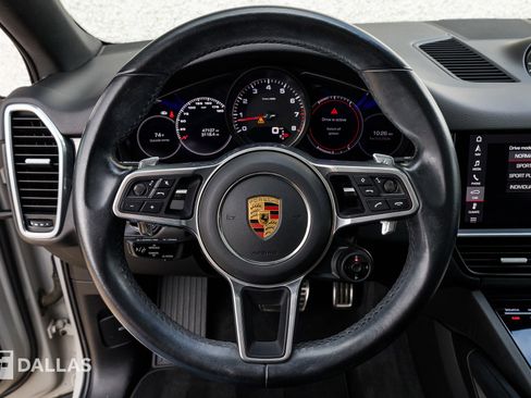 Used 2021 Porsche Cayenne S image 23