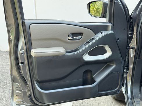 Used 2022 Nissan Frontier SV RWD image 35