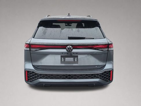 New 2026 Volkswagen Tiguan SE R-Line AWD/4WD image 4