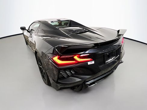 Used 2023 Chevrolet Corvette Stingray w/ Z51 Performance Package image 8