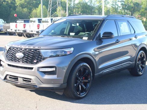 Used 2022 Ford Explorer ST w/ Equipment Group 401A AWD/4WD image 3