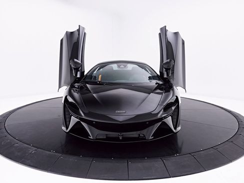 Used 2026 McLaren Artura RWD image 29