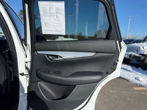 Used 2019 INFINITI QX50 Luxe w/ Navigation Package AWD/4WD image 16