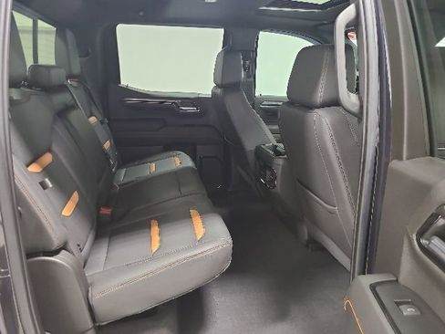 Used 2022 GMC Sierra 1500 AT4 w/ AT4 Preferred Package AWD/4WD image 17