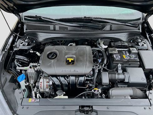 Used 2024 Kia Forte LXS w/ LXS Technology Package image 27