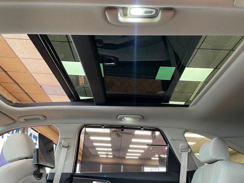 Used 2023 Kia Sorento SX Prestige image 22