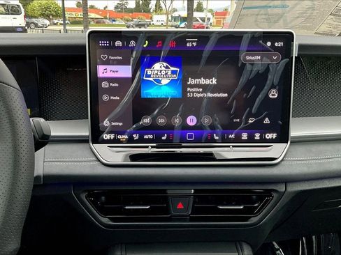 New 2026 Volkswagen Tiguan SE R-Line image 13