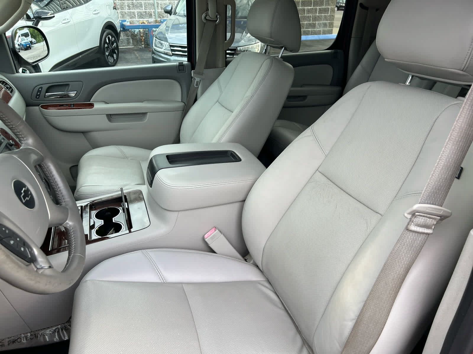 Used 2013 Chevrolet Suburban LTZ AWD/4WD image 14
