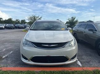 Used 2020 Chrysler Pacifica Touring-L Plus FWD video 2