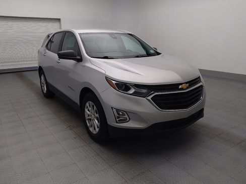 Used 2020 Chevrolet Equinox LS w/ LS Convenience Package FWD image 13