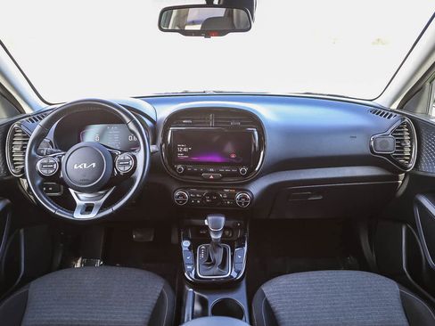 Used 2023 Kia Soul EX image 12