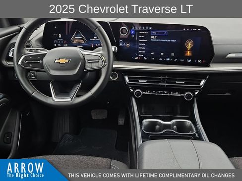 Used 2025 Chevrolet Traverse LT AWD/4WD image 20
