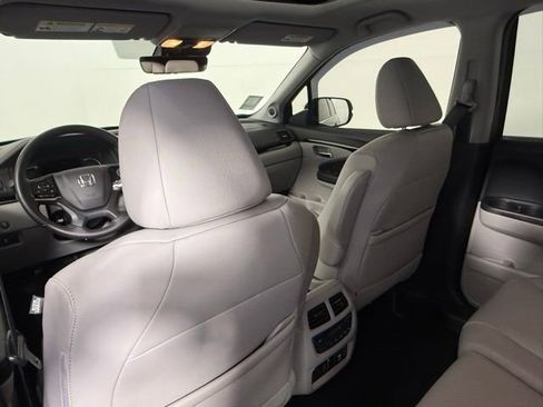 Used 2022 Honda Pilot Touring image 35