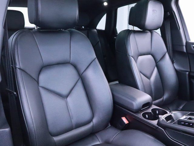 Certified 2024 Porsche Macan AWD/4WD image 24