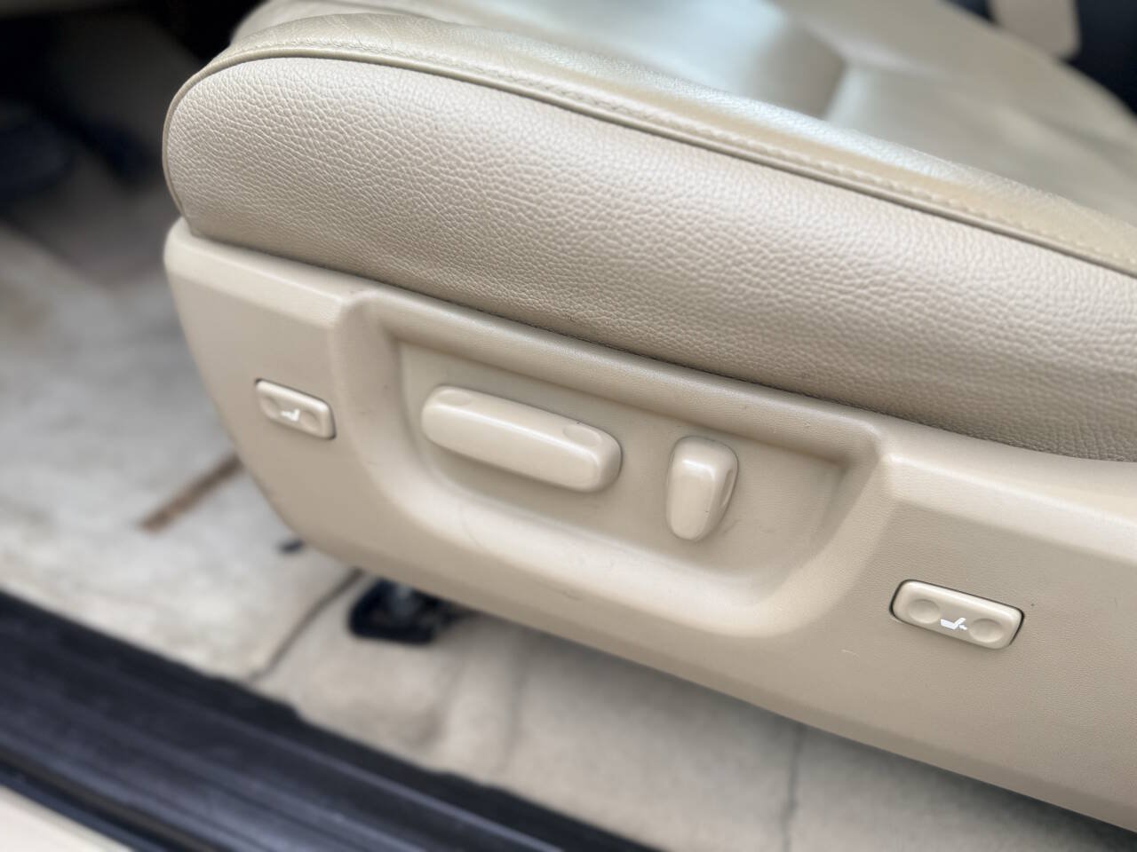 Used 2010 Toyota Tundra Limited RWD image 20