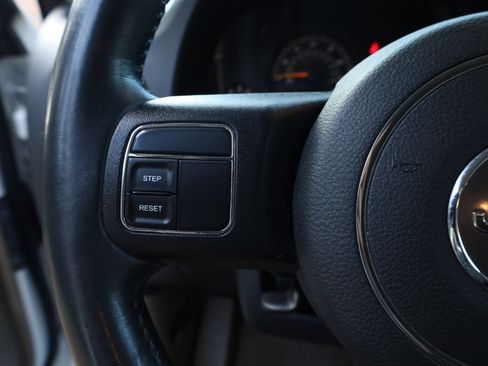 Used 2016 Jeep Patriot High Altitude image 33