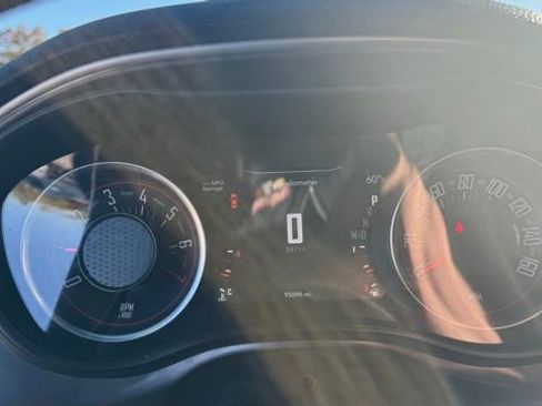 Used 2021 Dodge Challenger SXT w/ Driver Convenience Group image 17