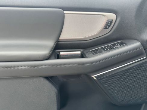 New 2026 Ford Expedition Active image 38