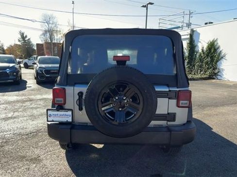 Used 2017 Jeep Wrangler Sport w/ Connectivity Group image 7