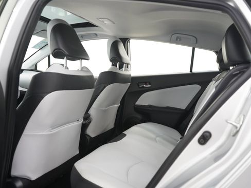 Used 2020 Toyota Prius XLE w/ Advanced Technology Package FWD image 17