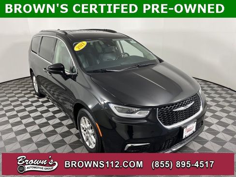 Used 2021 Chrysler Pacifica Touring-L image 1