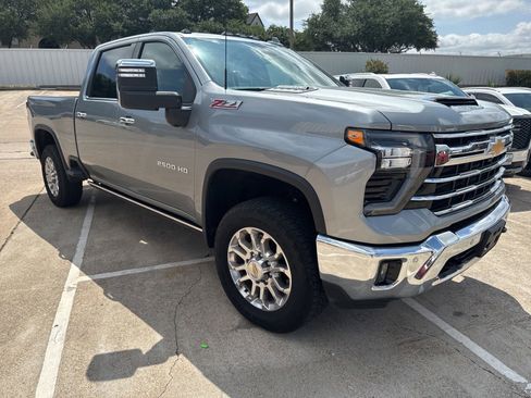 Used 2024 Chevrolet Silverado 2500 LTZ w/ LTZ Premium Package AWD/4WD image 8