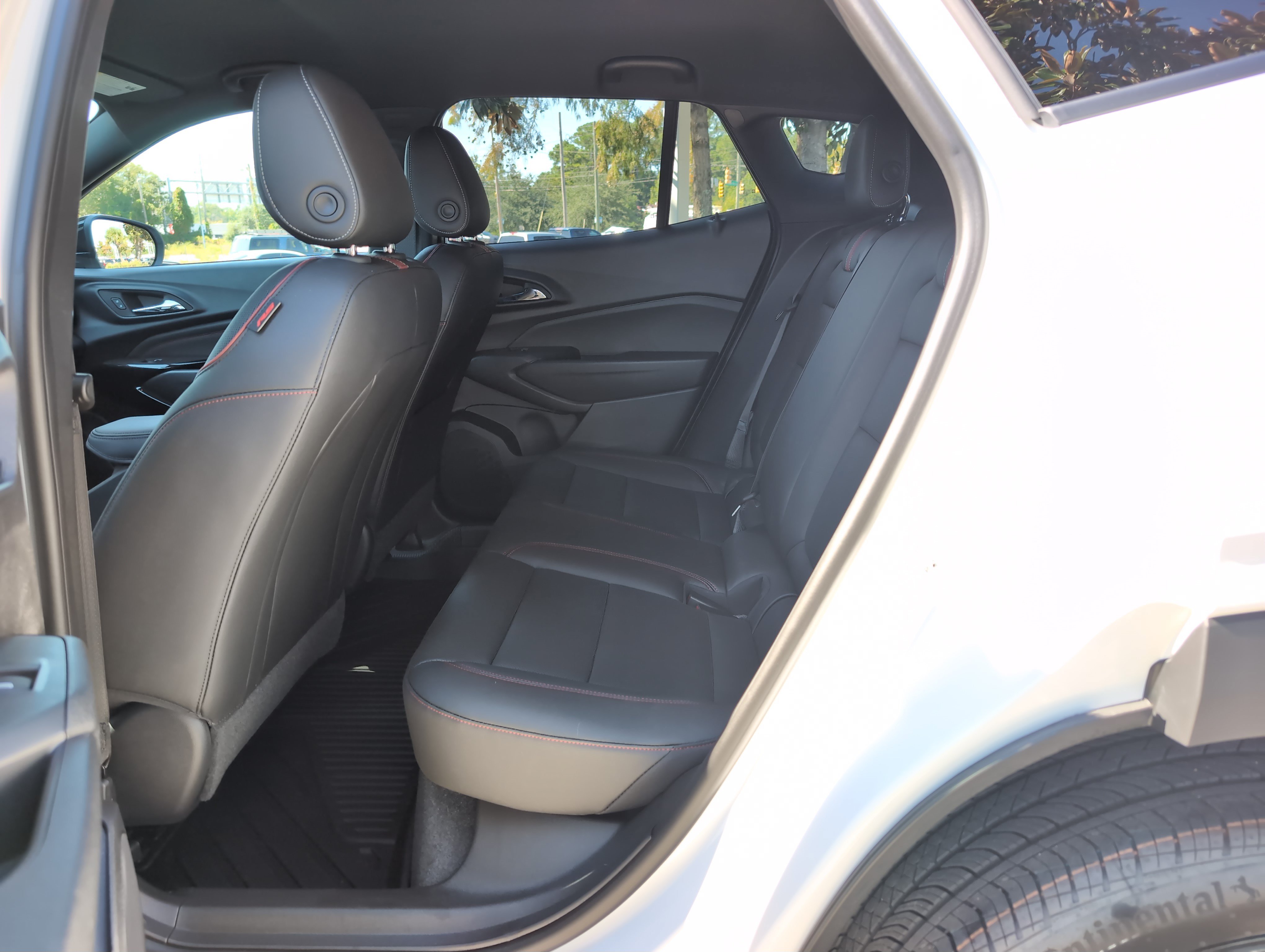 Used 2026 Chevrolet Trax RS w/ Driver Confidence Package FWD image 29
