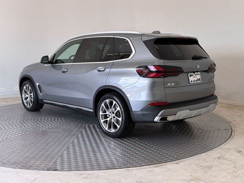 Used 2026 BMW X5 xDrive40i AWD/4WD image 3