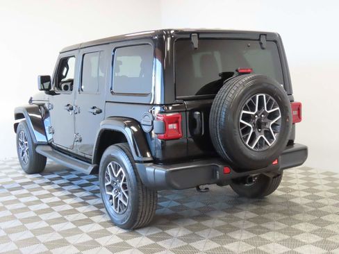 Used 2024 Jeep Wrangler Sahara image 3