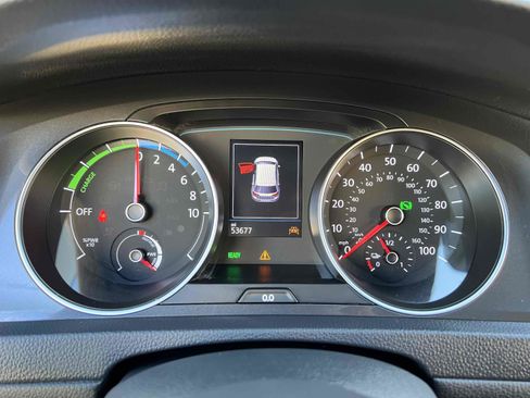 Used 2019 Volkswagen e-Golf SE w/ Driver Assistance Package FWD image 6