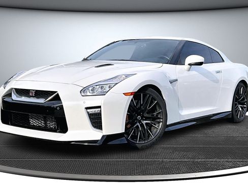 Used 2021 Nissan GT-R Premium AWD/4WD image 3