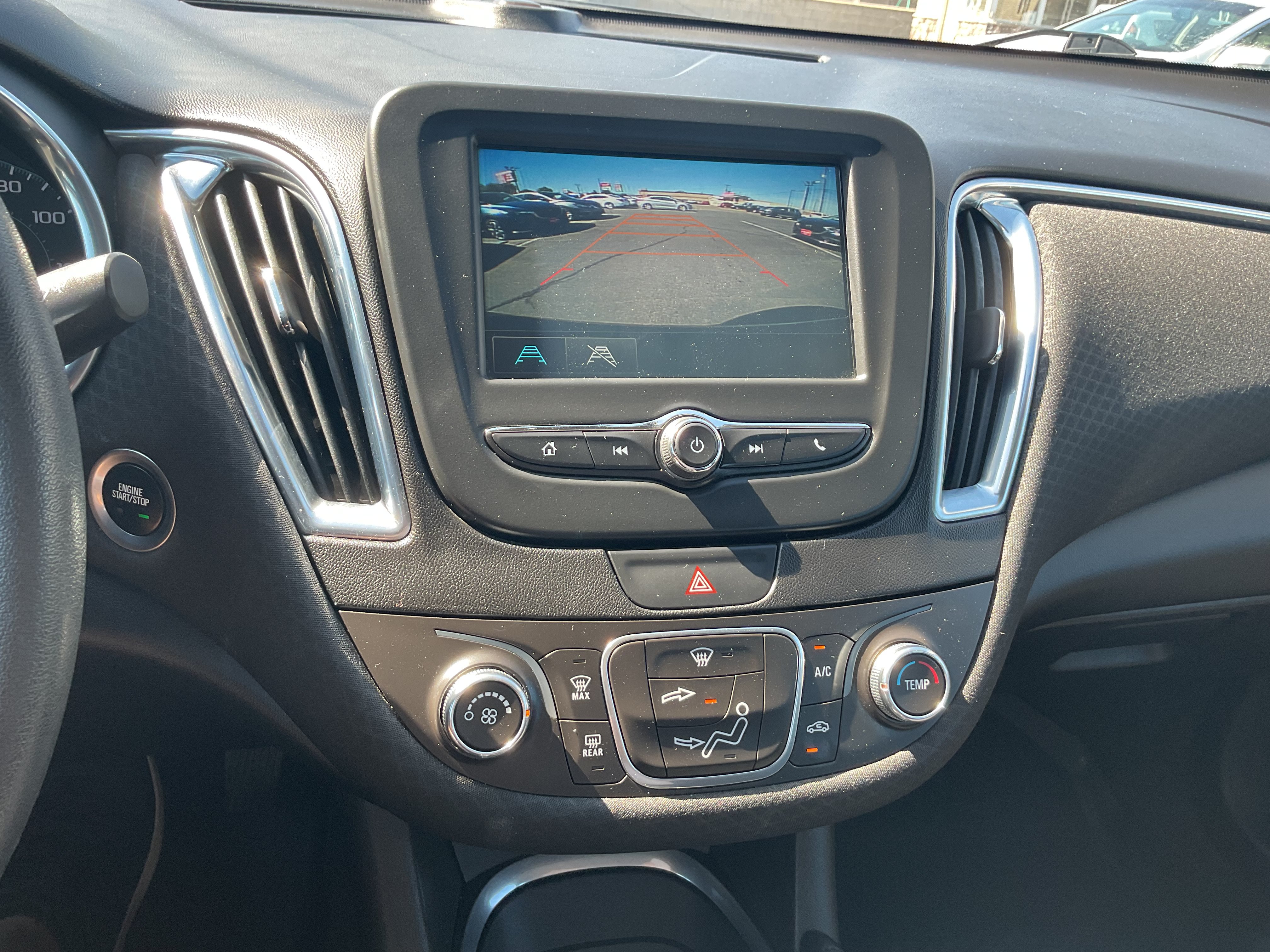 Used 2017 Chevrolet Malibu LT FWD image 17