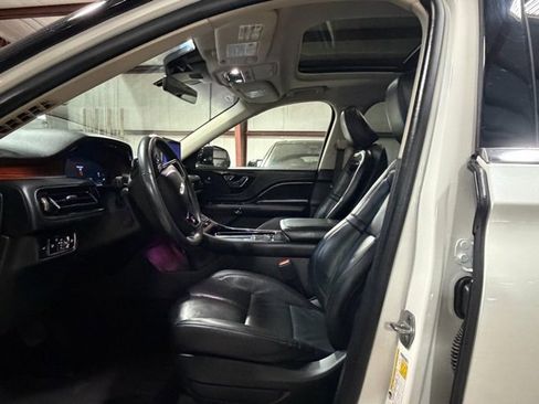 Used 2023 Lincoln Aviator Reserve w/ Equipment Group 201A image 9