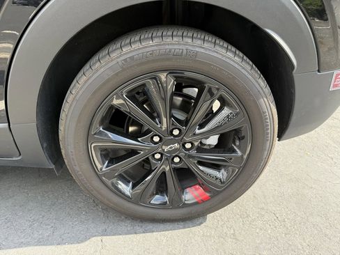 Certified 2023 Chevrolet Bolt EUV Premier w/ Redline Edition image 5