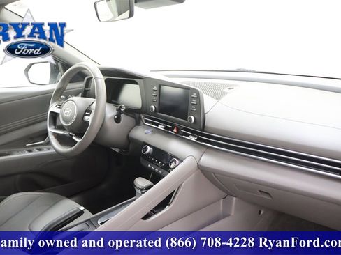 Used 2025 Hyundai Elantra Sport image 16