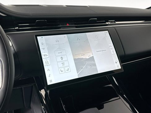 Used 2025 Land Rover Range Rover Sport Dynamic SE image 12