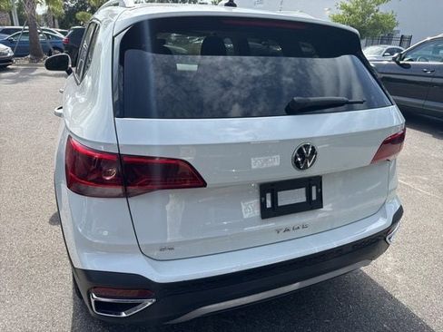 Used 2023 Volkswagen Taos SE w/ Panoramic Sunroof Package FWD image 21