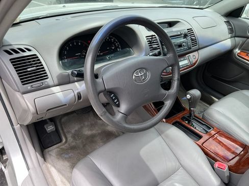 Used 2004 Toyota Camry XLE FWD image 15