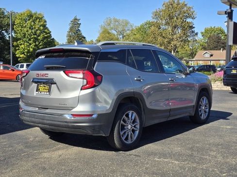 Used 2024 GMC Terrain SLT image 7