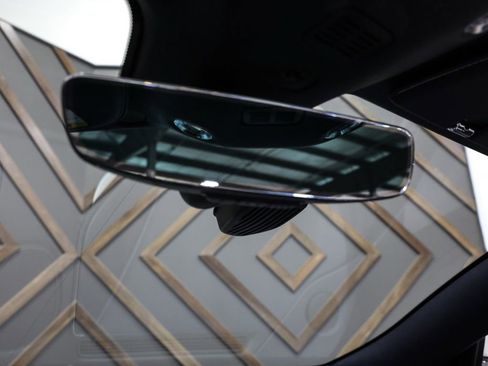 Used 2019 Aston Martin DB11 Volante image 16