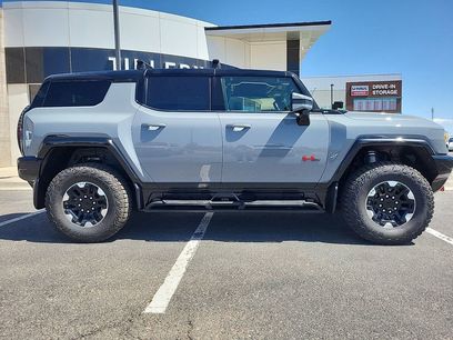 New 2024 GMC Hummer EV 2X w/ Extreme Off-Road Package